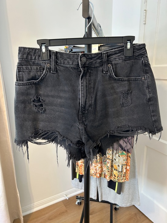 Forever 21 Pants - Forever 21 Distressed Jean Short. Size 29. 2” inseam. No stretch.